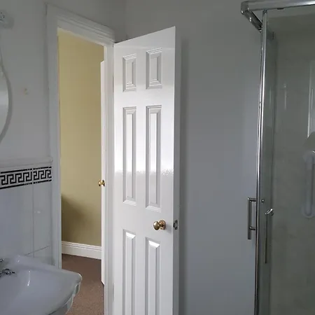 The Yellow House Bed & Breakfast *