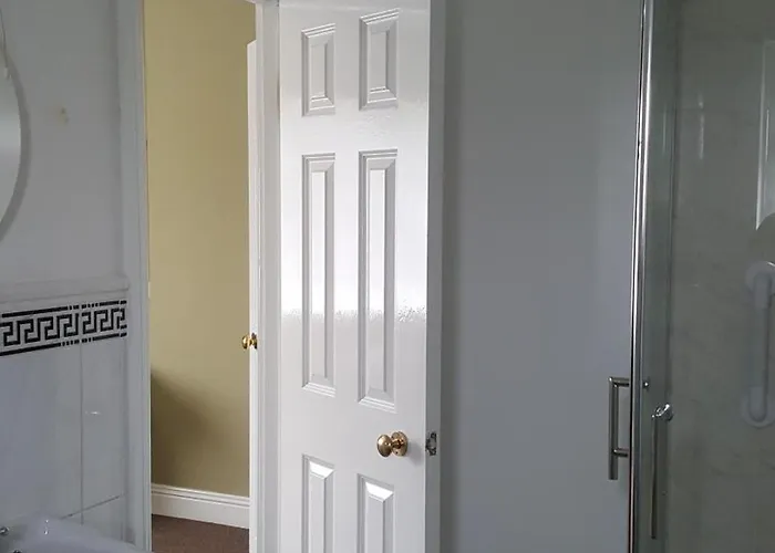 The Yellow House Bed & Breakfast *