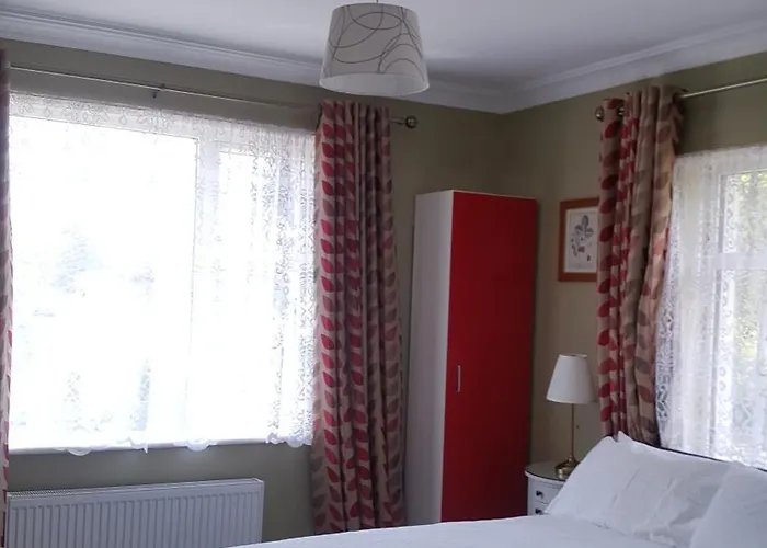 The Yellow House * Navan